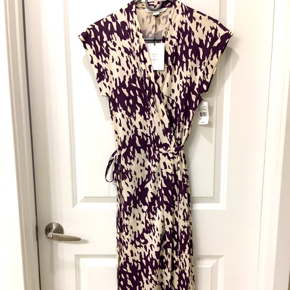 NWT DVF Mindy wrap dress in purple and white size 6 $345